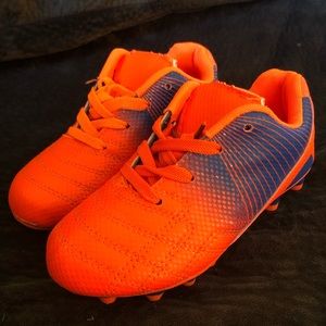 Hawkwell Little Kid Indoor/Outdoor Soccer Shoes